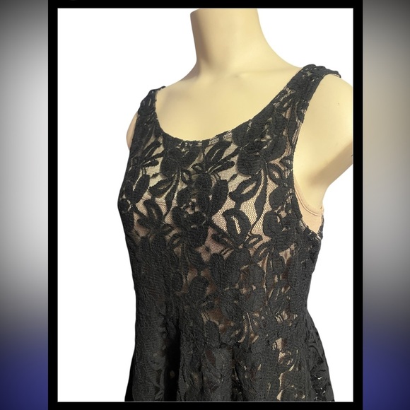 FREE PEOPLE Miles Of Lace Black Dress Nude Slip Floral LBD Cocktail Mini size M - Picture 7 of 16
